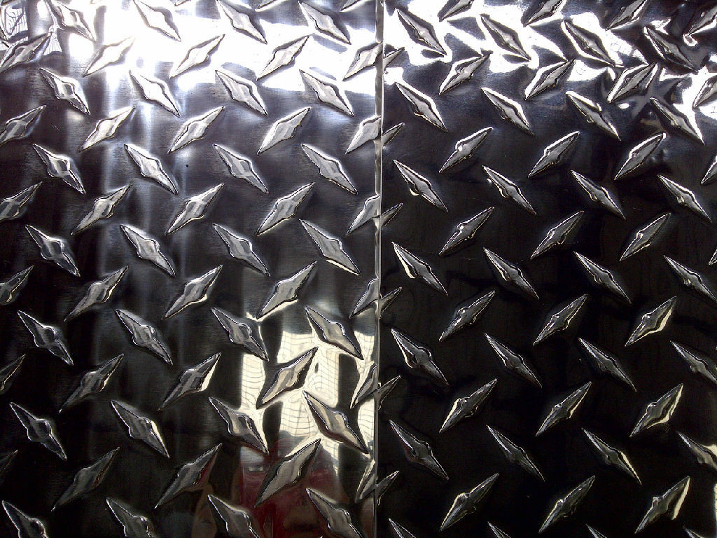 Quality 1060 3003-H22 4017 5052 5086 Embossed Aluminum Tread Plate Sheet 4x8 1/2" 1/4" 1/8" wholesale