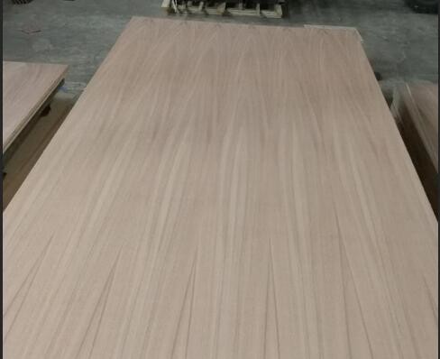 Quality Parota Face / Back Poplar Core Plywood , High Grade Plywood Slice Cut Veneer wholesale