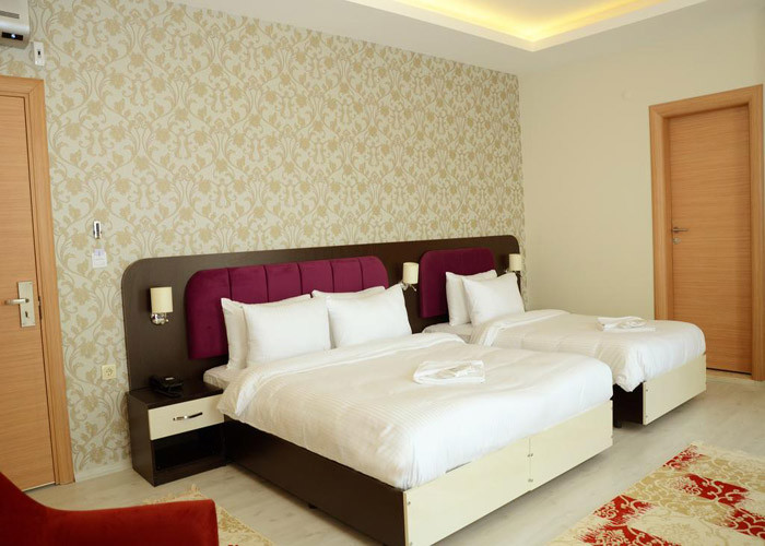 Quality King Size Bedroom Furniture Set Walnut Color Modern Style OEM Service wholesale