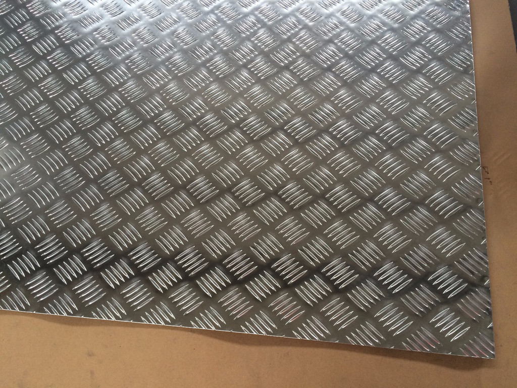 Quality Silver Effect Embossed Aluminium Sheet 24 X 24 4x4 5052 5005 H32 Aluminium Chequered Plate wholesale