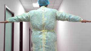 Quality S&amp;J Disposable medical dental isolation gowns SMS in clinic examination hospital wholesale
