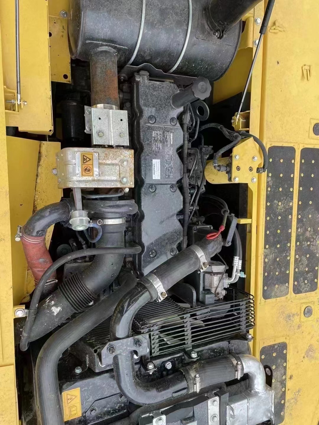Original Color Second Hand Komatsu 240 Excavator PC240