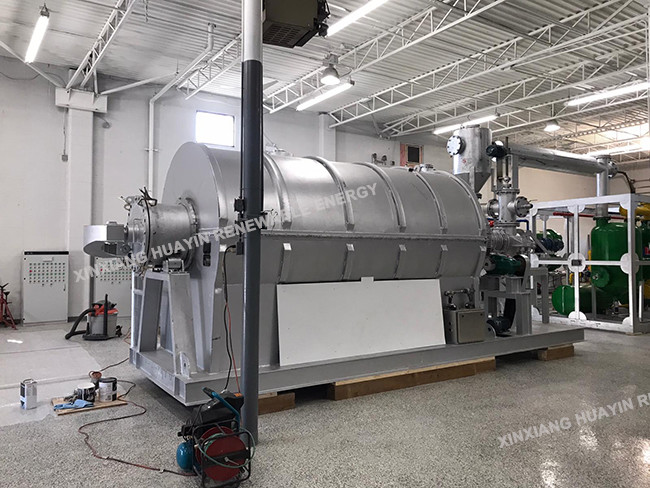 1 Ton Small Pyrolysis Machine CE ISO Waste Tyre Refinery To Oil