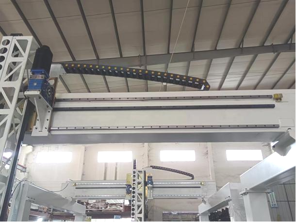 3.7kW Woodworking Gantry Loading And Unloading Machine For Solid Wood MDF