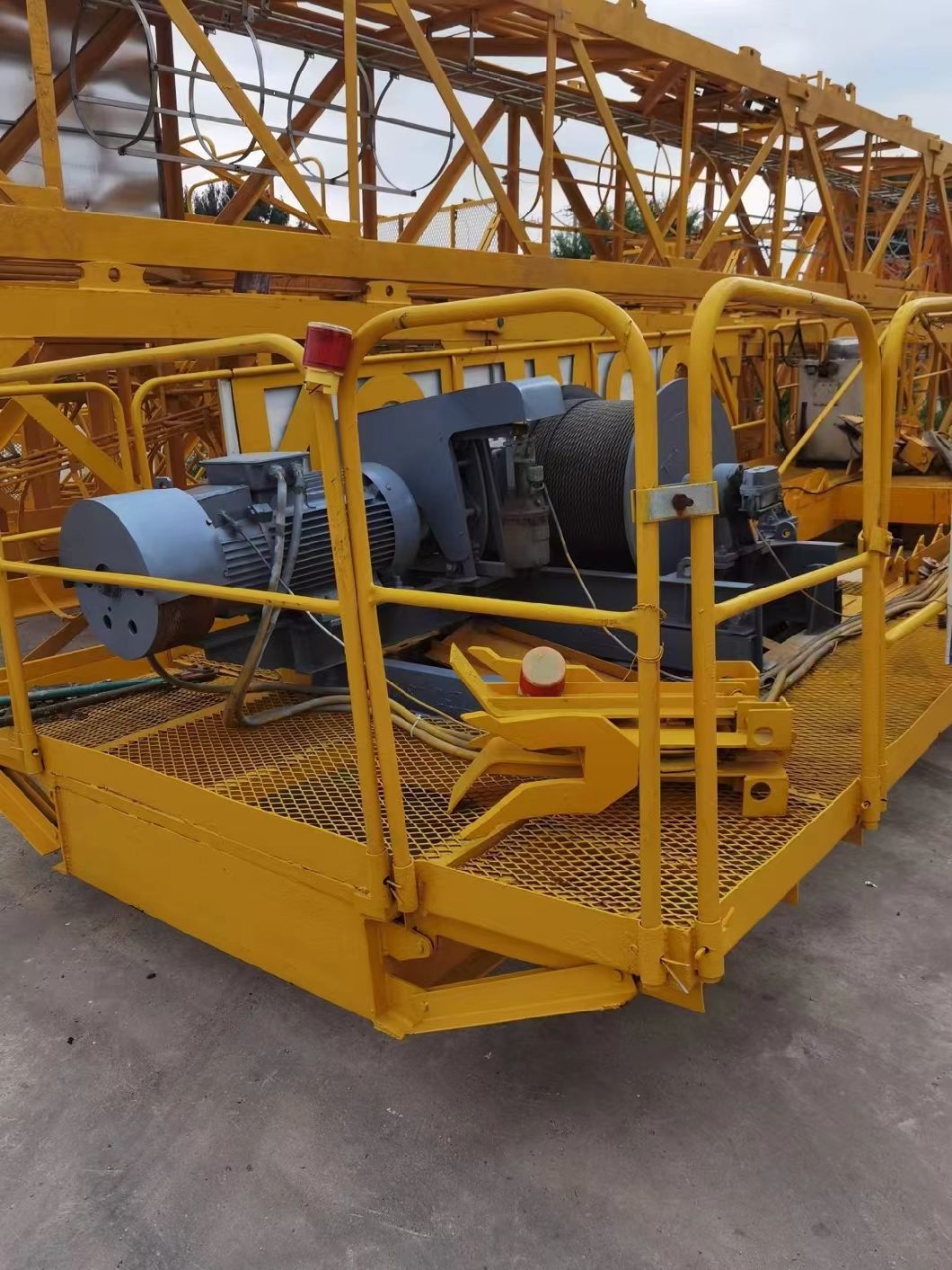 in 2021, The Sales of Second-Hand Tower Cranes Are in Good Condition and The Price Is Good Wa7025-12