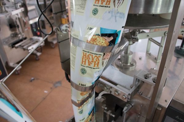 high quality Automatic Potato Chips Packing Machine Manufacturer,automatic packing machine for popcorn, rice, etc