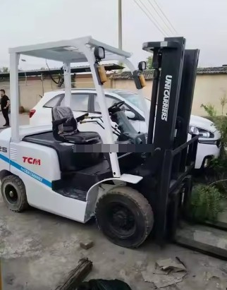 Excellent Used TCM 25 2.5 ton forklift factory direct mini diesel original excellent guaranteed import used forklift