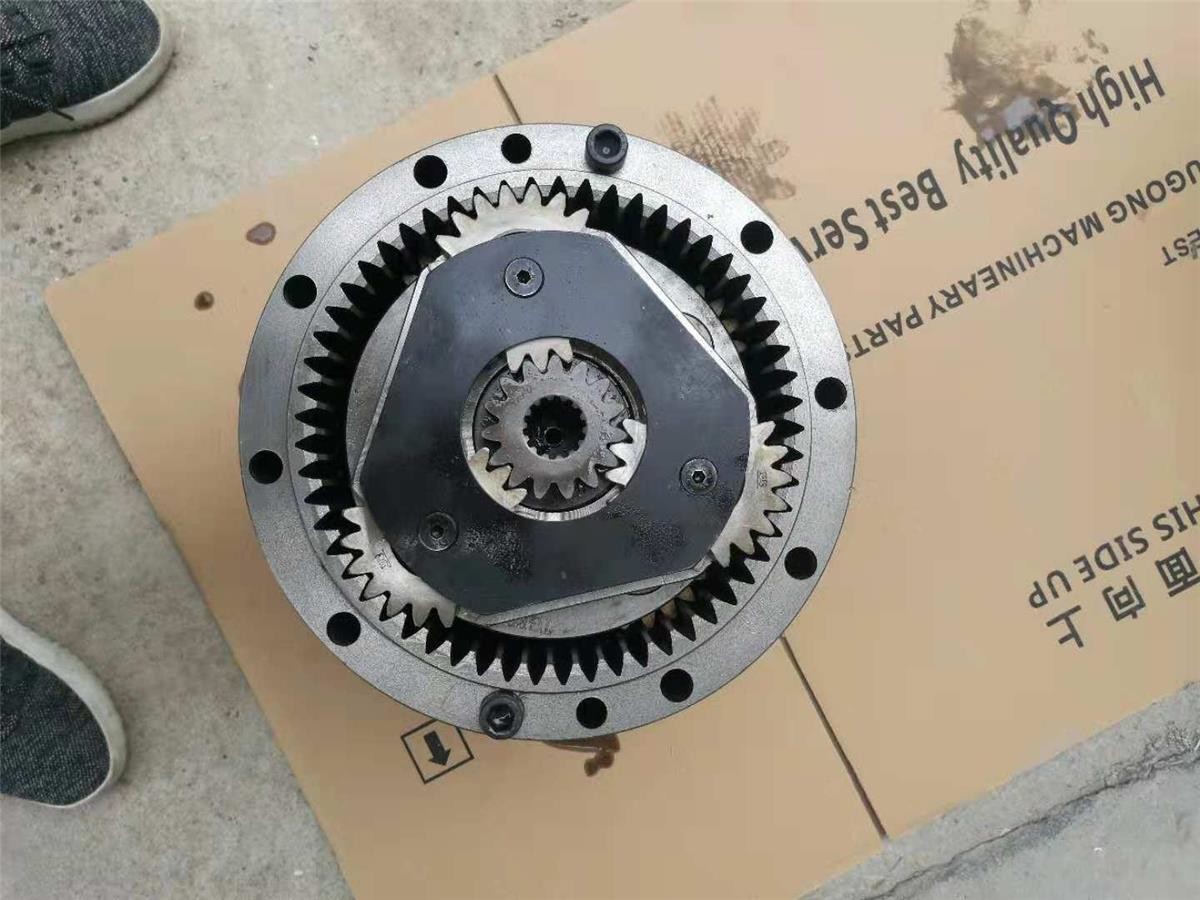 SK135 Excavator Swing Device YX32W00002F1 Swing Gearbox