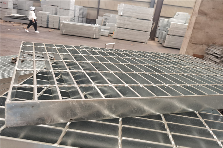 Light Steel Bar Grating Galvanised Metal Channel Grating Silver