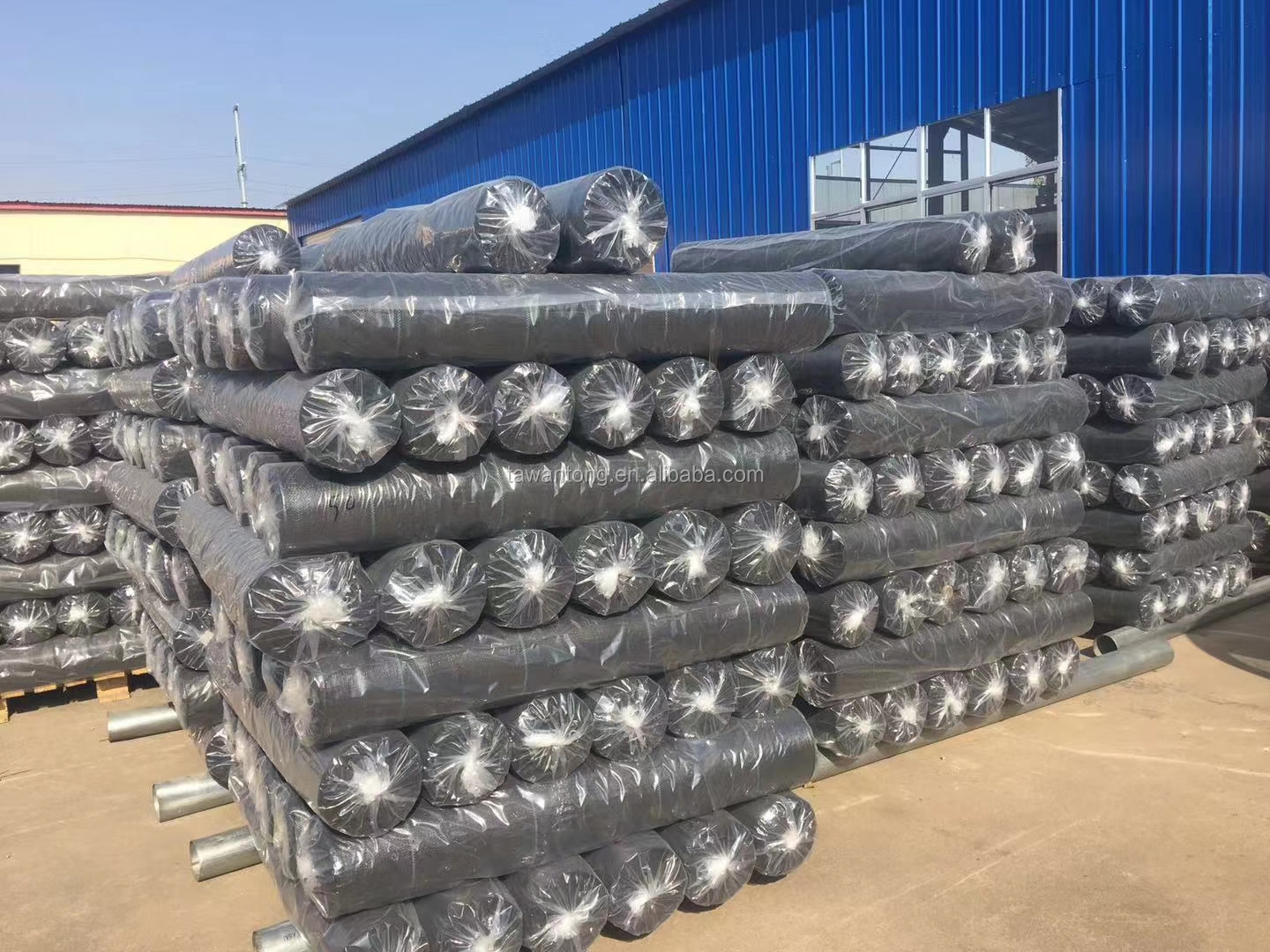 Agricultural Ground Cover Mat 100GSM PP Woven Weed Mat for Barrier Weed Control