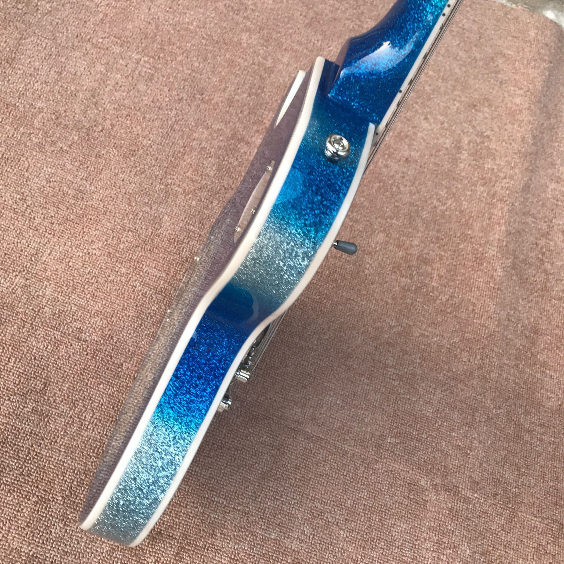 New high quality big silver powder silver hardware 3 pickup trucks and 6 strings electric guitar