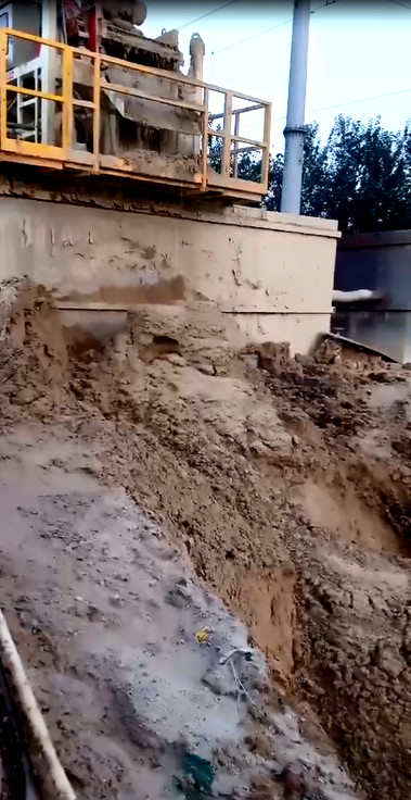 Compact Mud Recycling System with L3500*W2350*H2680mm Dimensions and Total Power 33 KW