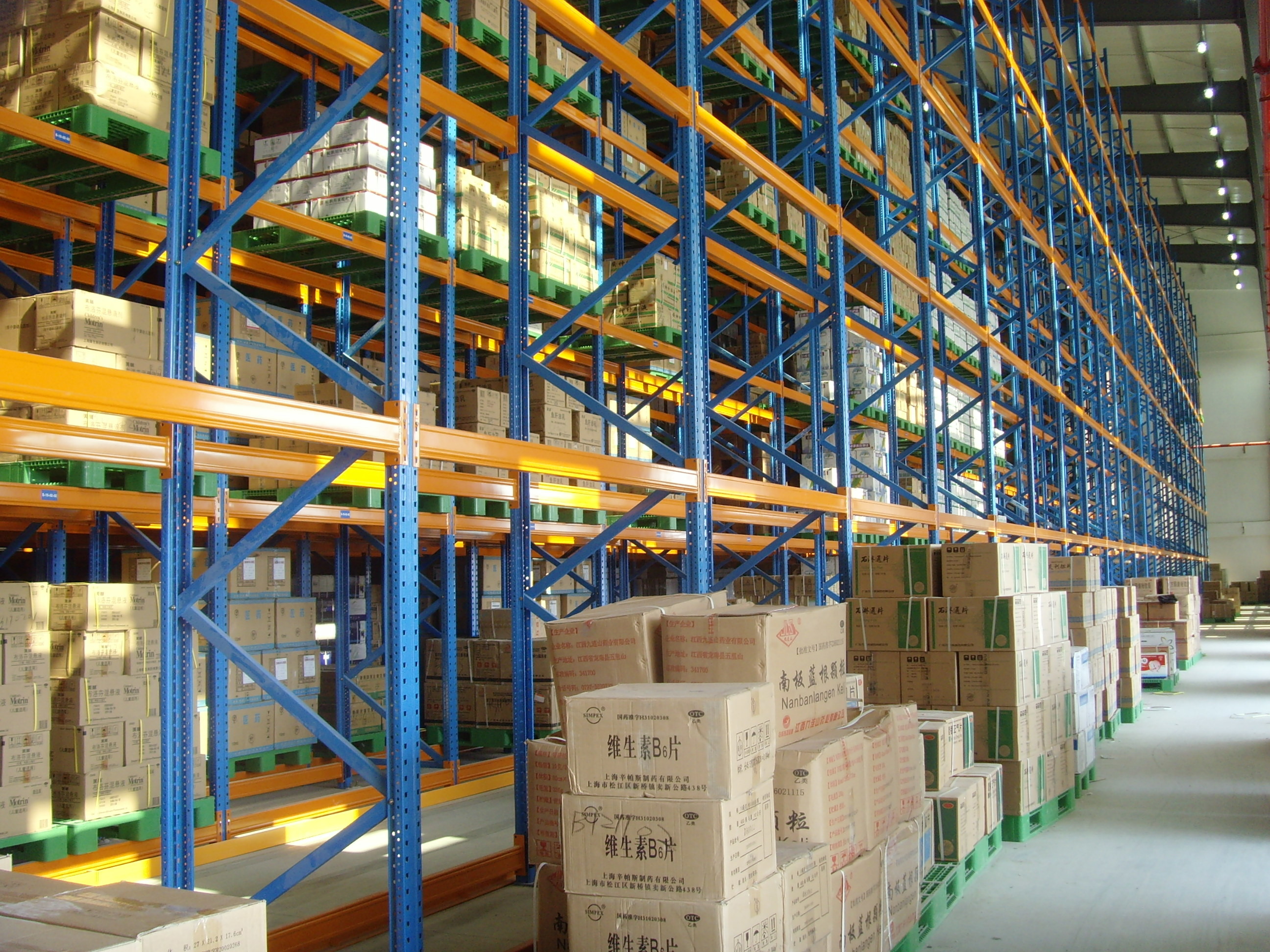 3000KG Per Level Heavy Duty Pallet Racking Powder Coated CE H6000mm