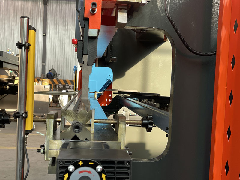WC67K 125tons Cnc Sheet Metal 125T\/3200mm Hydraulic Manual Bending Machine 2 Axis Press Brake