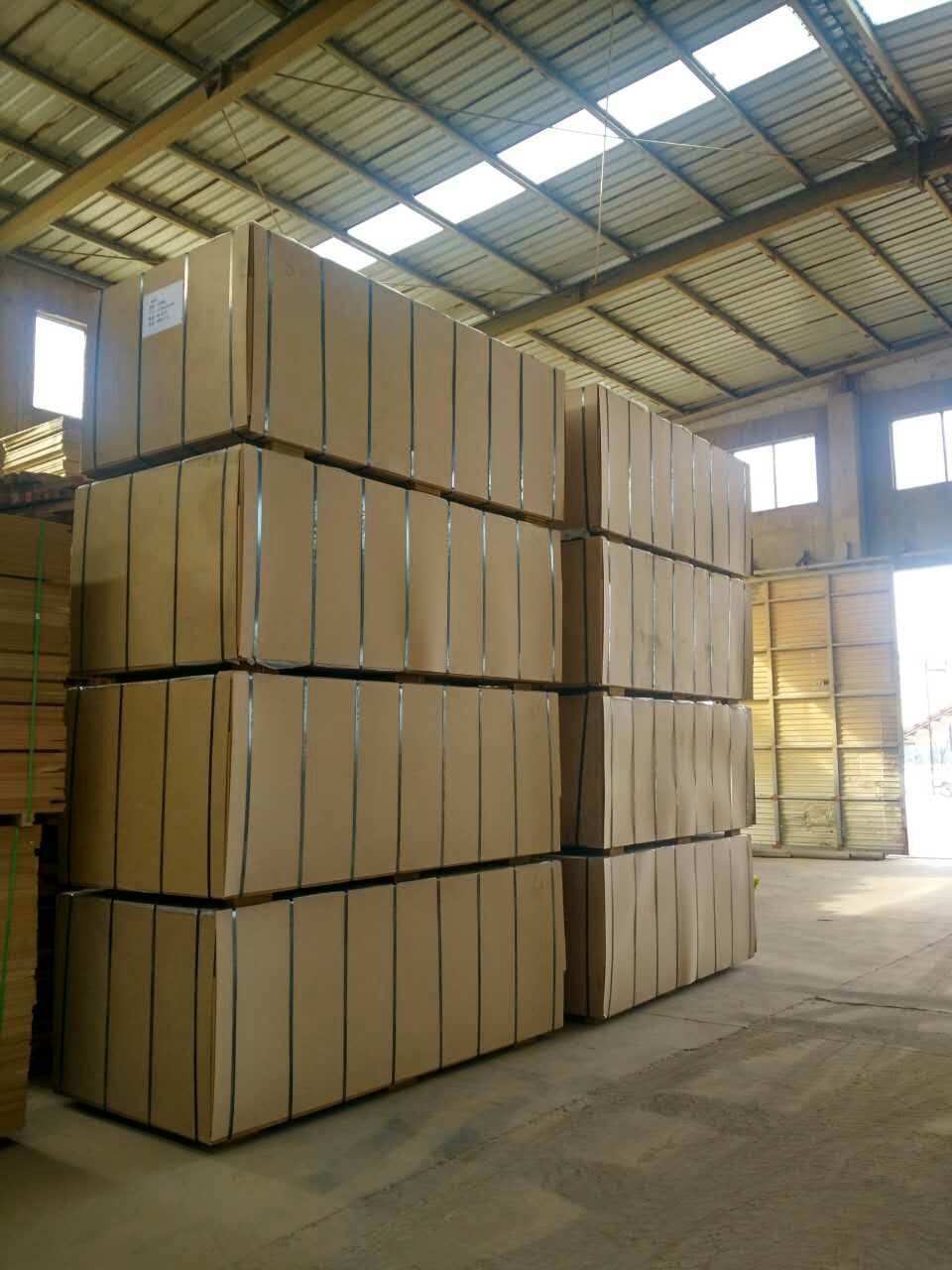 Construction Moisture Less Than 8% 25mm Melamine Laminated MDF