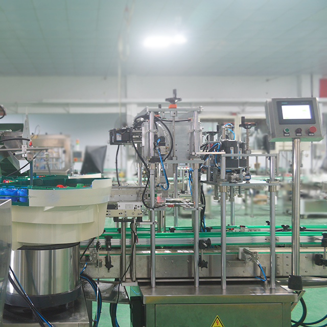 Guanhong Line Liquid Shampoo Filling and Sealing Machine with Labeling Accuracy ±1mm