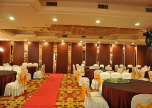 Quality Melamine Operable Partition Conference Room Movable Walls 2000 - 4000MM Height wholesale