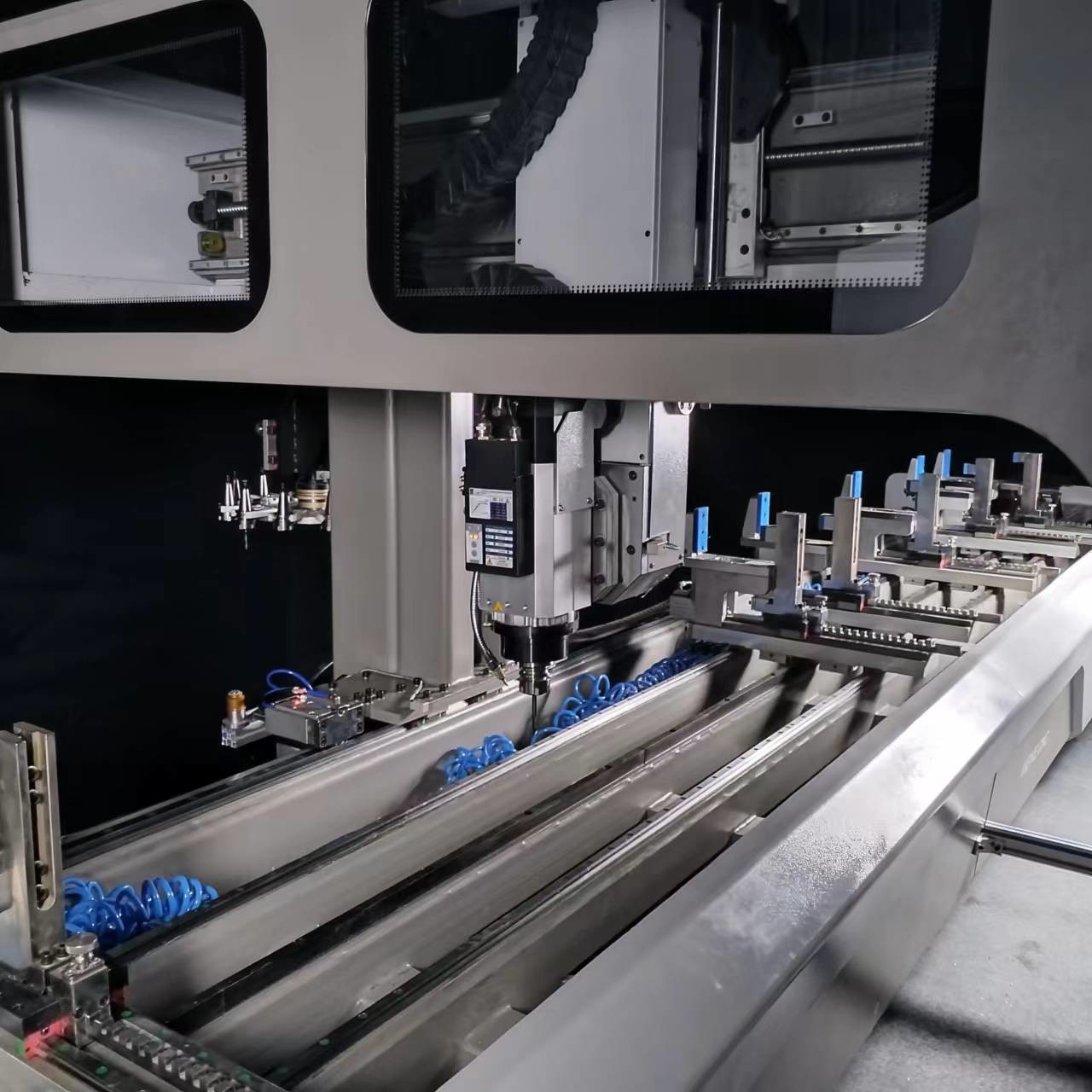 Aluminum Windows Doors Curtain Wall Making Machines Aluminum 4Axis CNC Machines Sales