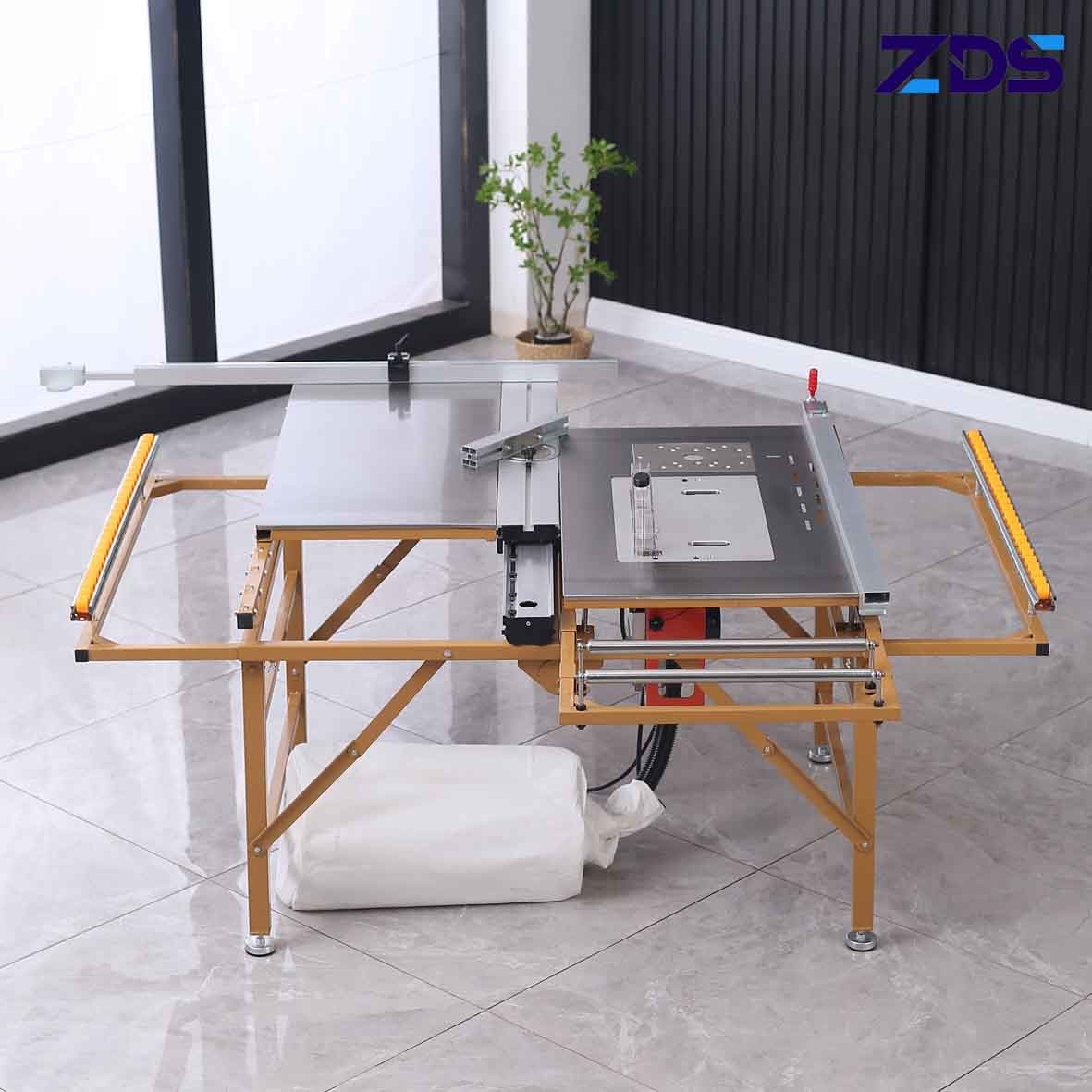 Light Duty Woodworking Sliding Table saw ABS Board Cutting Machine
