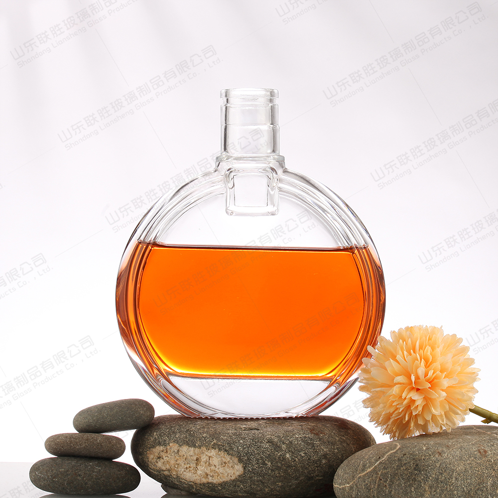 350ml 500ml 700ml Round Glass Liquor Decanter with Hot Stamping and Engraved Glass Lid