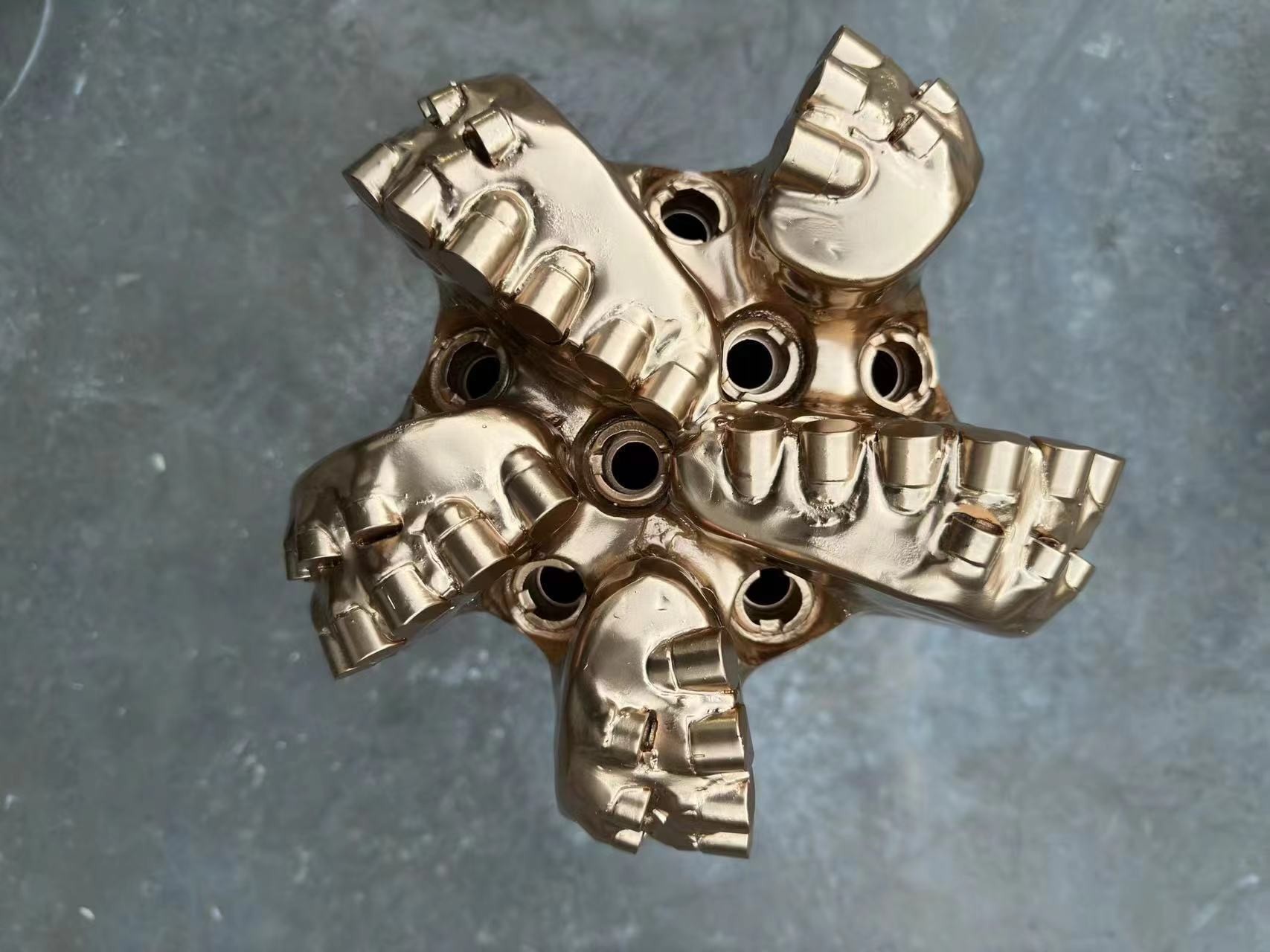 High Quality 8 1/2inch PDC Drill Bit 5blades Double Row Cutter
