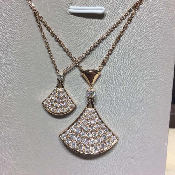 brand jewelry DIVA full diamonds necklace in 18 kt pink gold Also available in