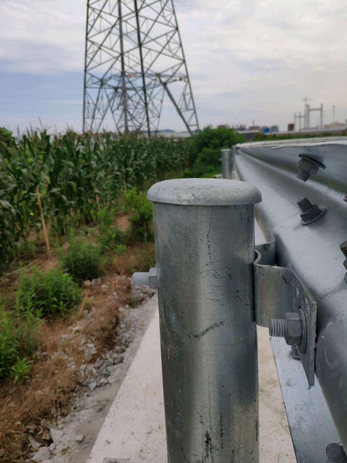 Highway Guardrail Post for Roadway Safety and JT/T281/AASHTO M180 Standard Compliance