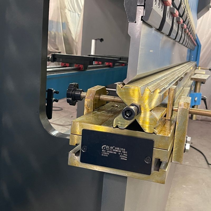 Hydraulic NC Press Brake Big Bending Machine WC67Y-100T3200 With Electric Compensation Device