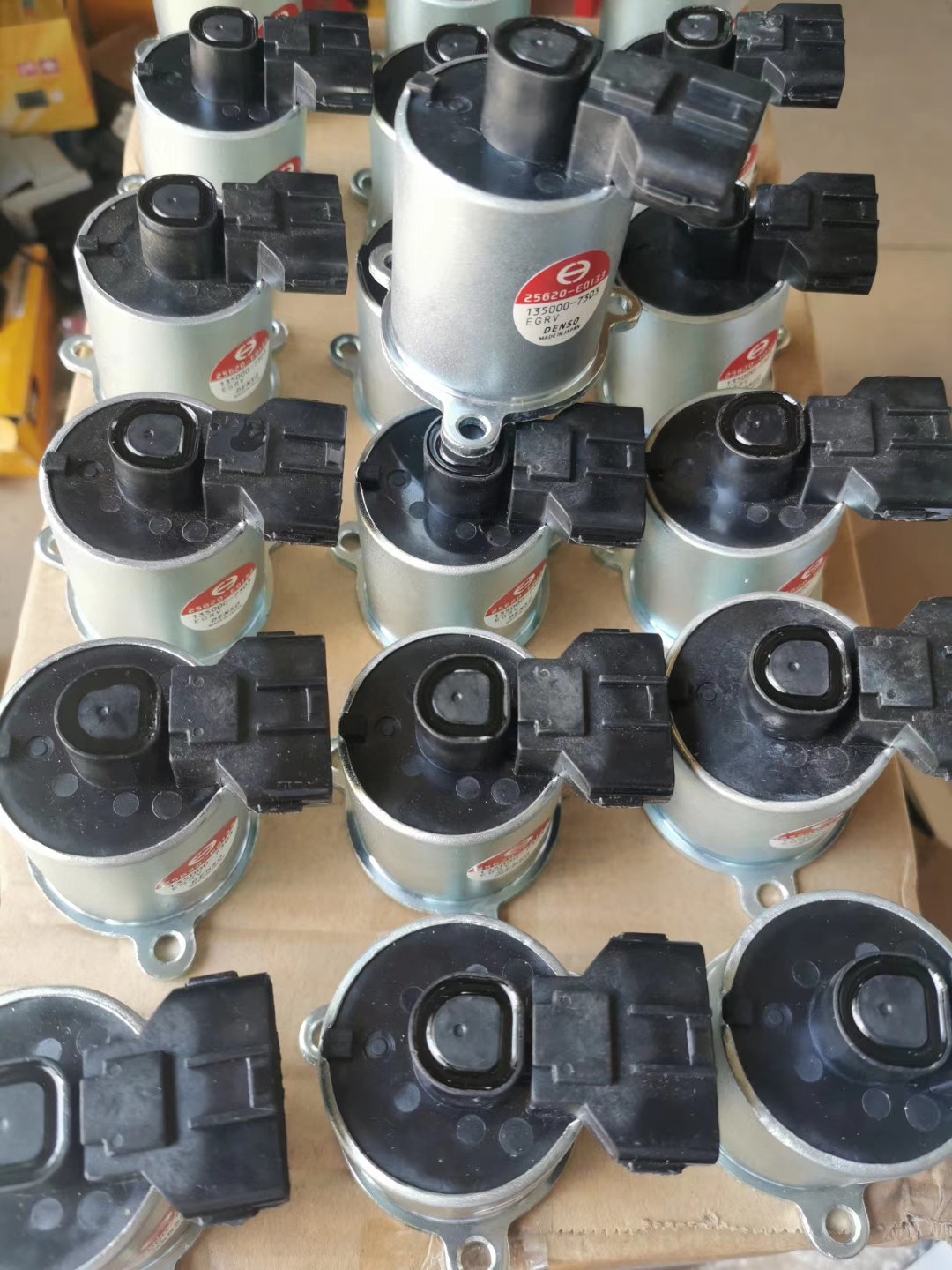SK200-8 SK250-8 SK260-8 Excavator Solenoid Valve 256120-E0133 135000-7303
