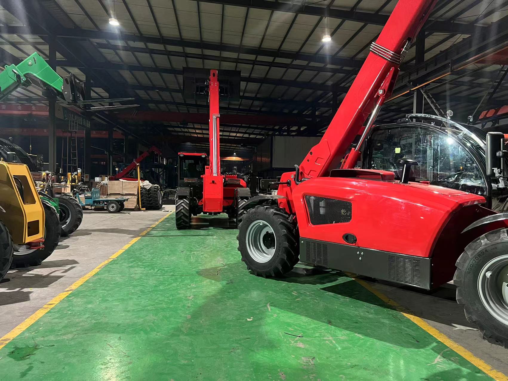 SNSC 4 Ton Telehandler Telescopic Forklift With 4x4 Driving Wheels And Yuchai Engine
