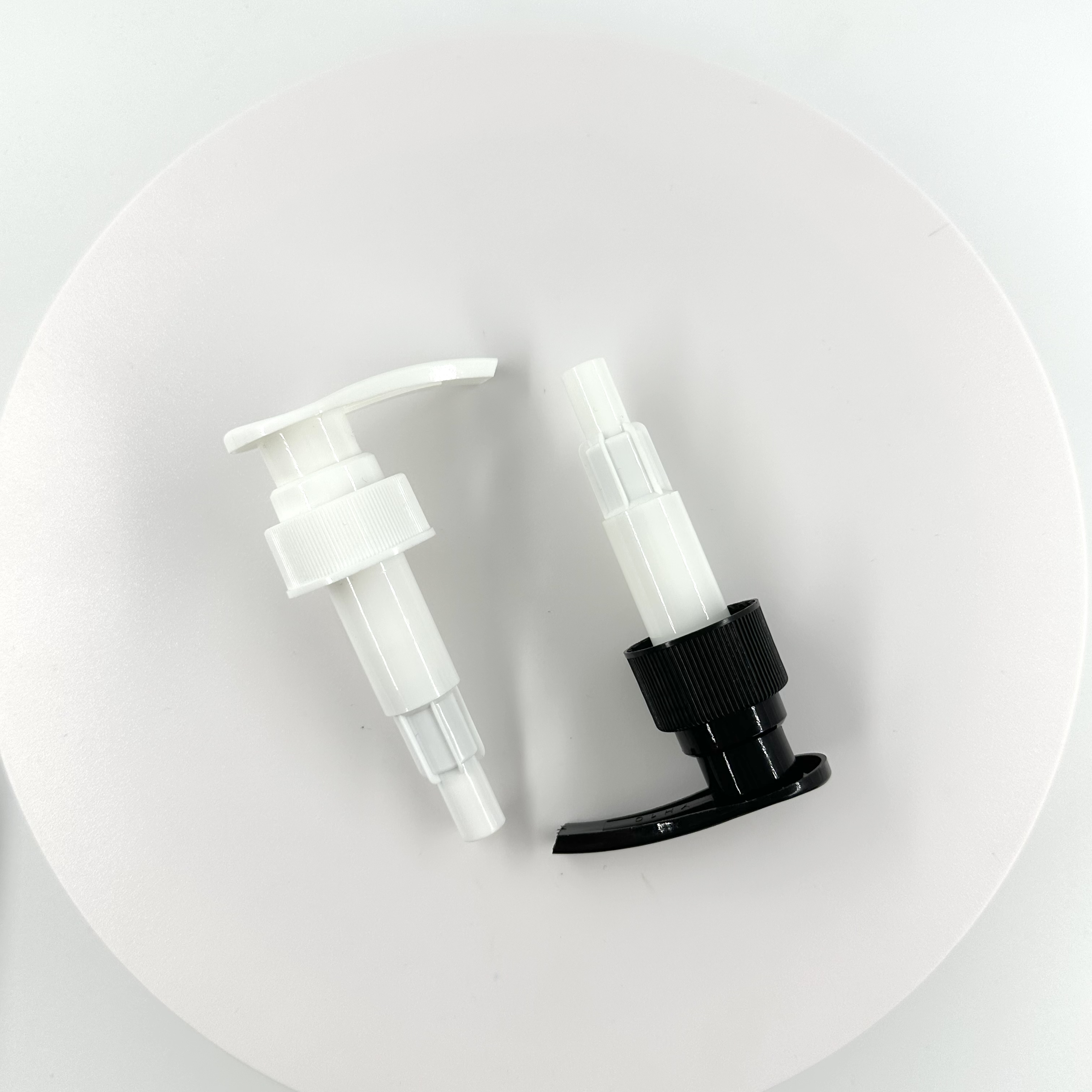 Customized Color 28/410 32/410 38/410 Plastic Lotion Pump for Professional Skin Care