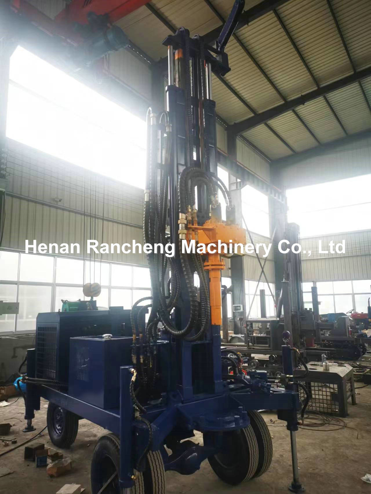 180m Depth Borehole Drill Machine 55KW Engine 90mm - 300mm Dia 5200kg