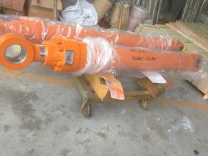 Quality 4637754 zx450-3 bucket hydraulic cylinder Hitachi excavator spare parts heavy machinery parts wholesale