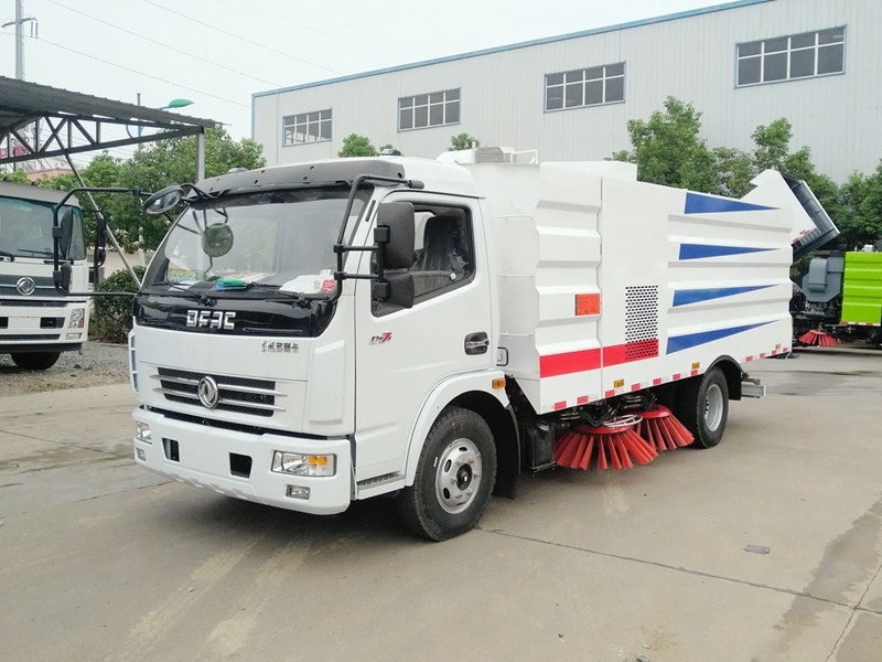 DONGFENG 8cbm Street Sweeping Truck , Street Sweeper Vehicle 4x2 120hp