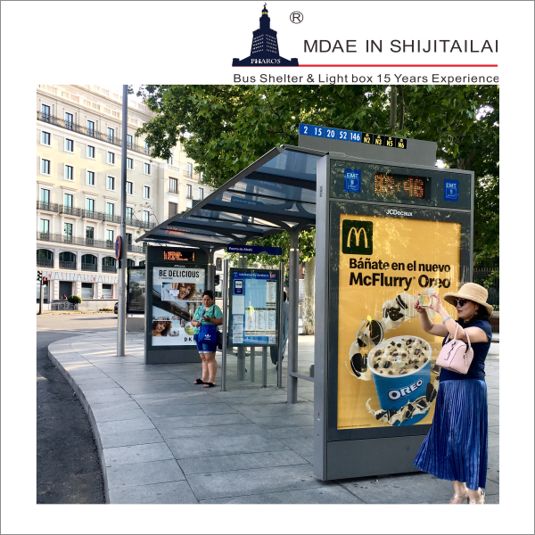 Toughened Glass W1500mm LCD Screen Solar Bus Shelter