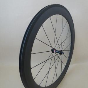 Quality 100% hand bulilt Chinese best price60mm carbon clincher wheels for 700c road bike 23mm wholesale
