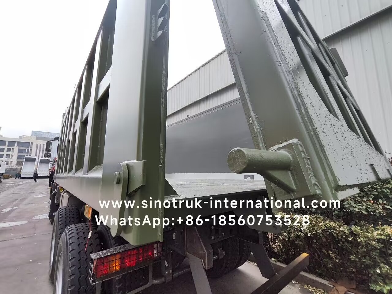 SINOTRUK HOWO 400HP Green Tipper Dump Truck RHD 6×4 12wheels High Horsepower