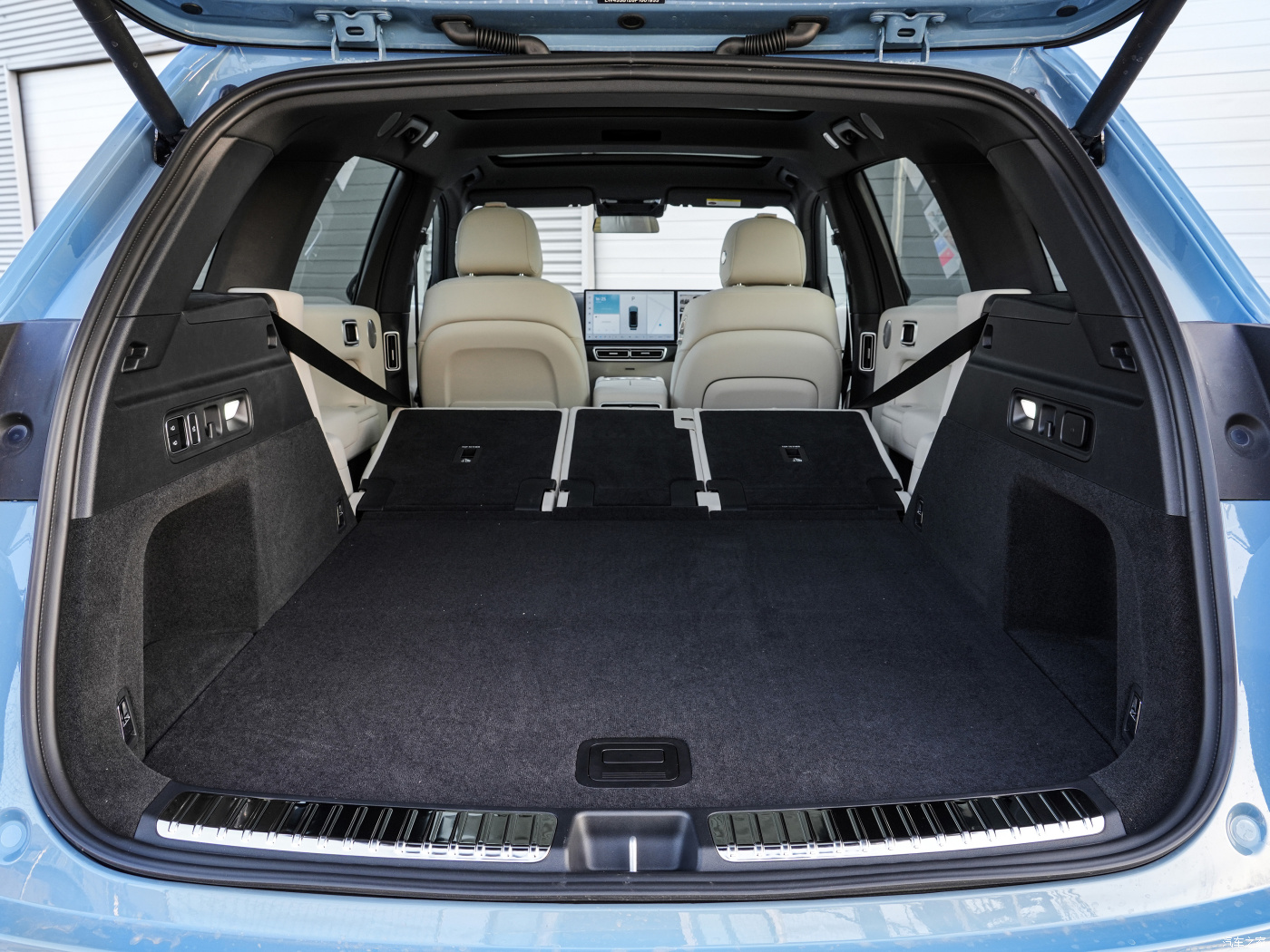 Experience the Future with 2023 Lixiang L7 Pro Luxury Electric SUV 170km Pure Electric Range and 40.9kWh Battery Capacity
