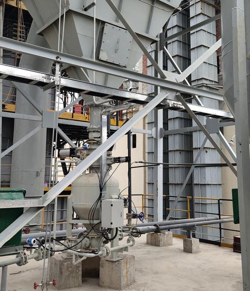 Positive Pressure Dense Phase Pneumatic Conveying Silo Pump For Cement Fly Ash