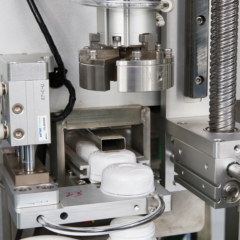 Top-Performing 3-Head Automatic Capping Machine for Plastic Bottles 4000BPH Capacity