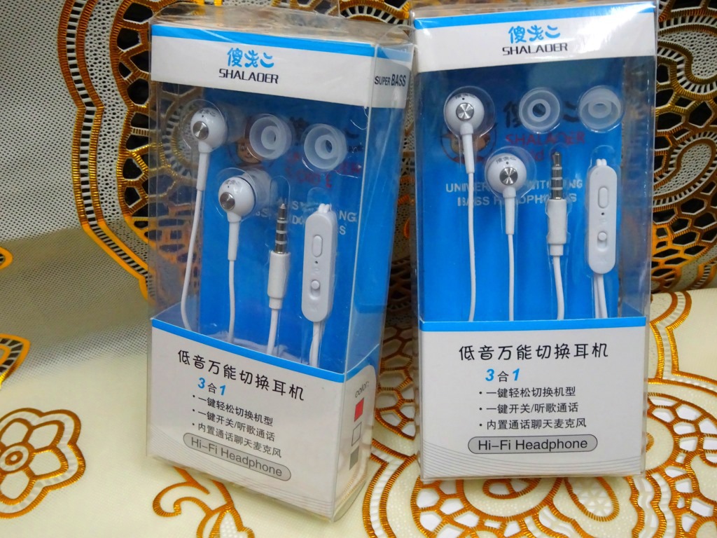 Plastic folding box for earphone, customized designs welcomed