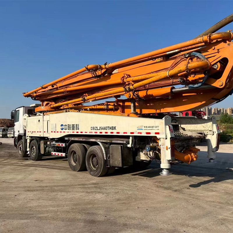 Used Zoomlion Concrete Pump 60m Second Hand Truck Mounted Pump