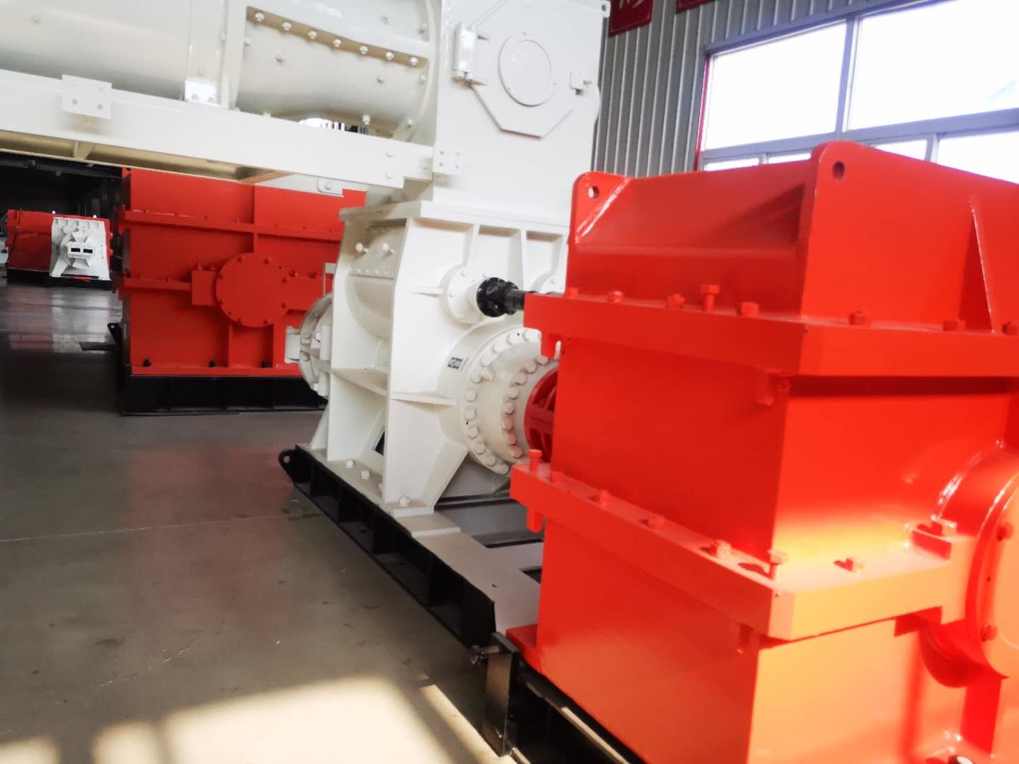 16000pcs Two Stage Vacuum 4.0mpa Clay Extruder Machine