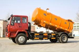 Quality Yellow Color Diesel SINOTRUCK 6M3 Sewer Suction Truck HF7 Front Axles wholesale