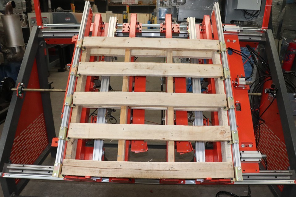Hot Selling Automatic Wood Pallet Making Machine Europe Stringer Pallet Nailing Machine For Farms At Competitive Price