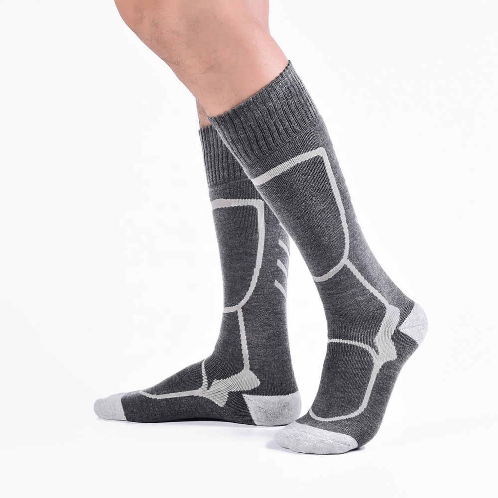 Custom Logo men sport socks breathable compression anti slip Ski Running Basketball Sport Socks