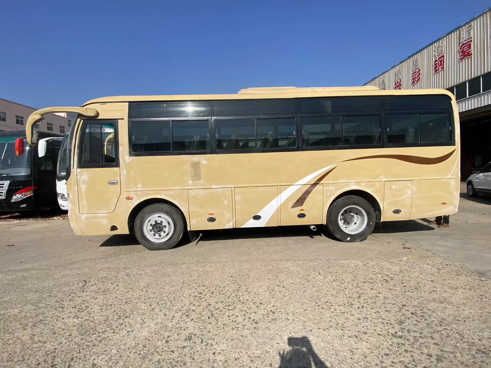 Left Hand Drive Coach Buses 30-35 Seats Euro 3 Emission Standard 6-8L Engine Capacity