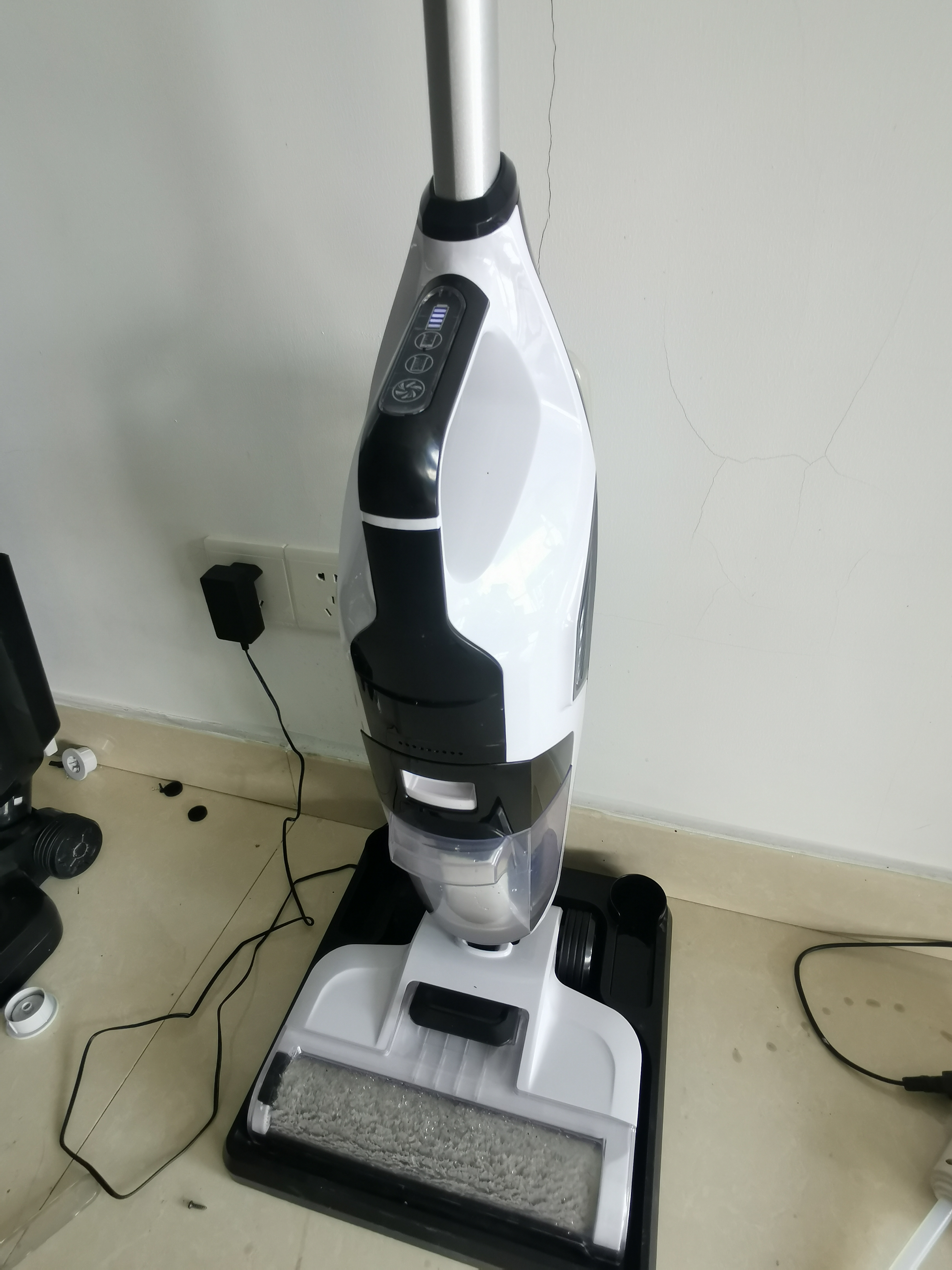 Fast Charging 200W Cordless Vacuum Cleaner for Hard Floors Wet Dry One-Step Cleaning