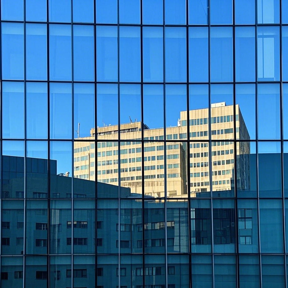 Aluminium Color Glass Wall Soundproof For Sophisticated Interior