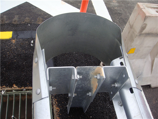Hot Dip Zinc Coated Galvanized Steel Guardrail Spacer With ISO9001 2008 Certification